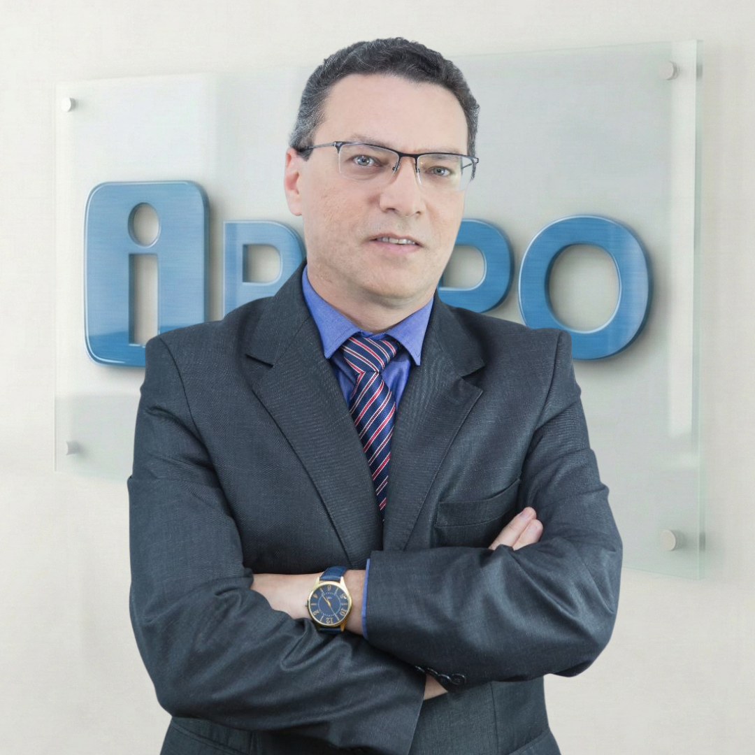 Dr. Marcos Machado