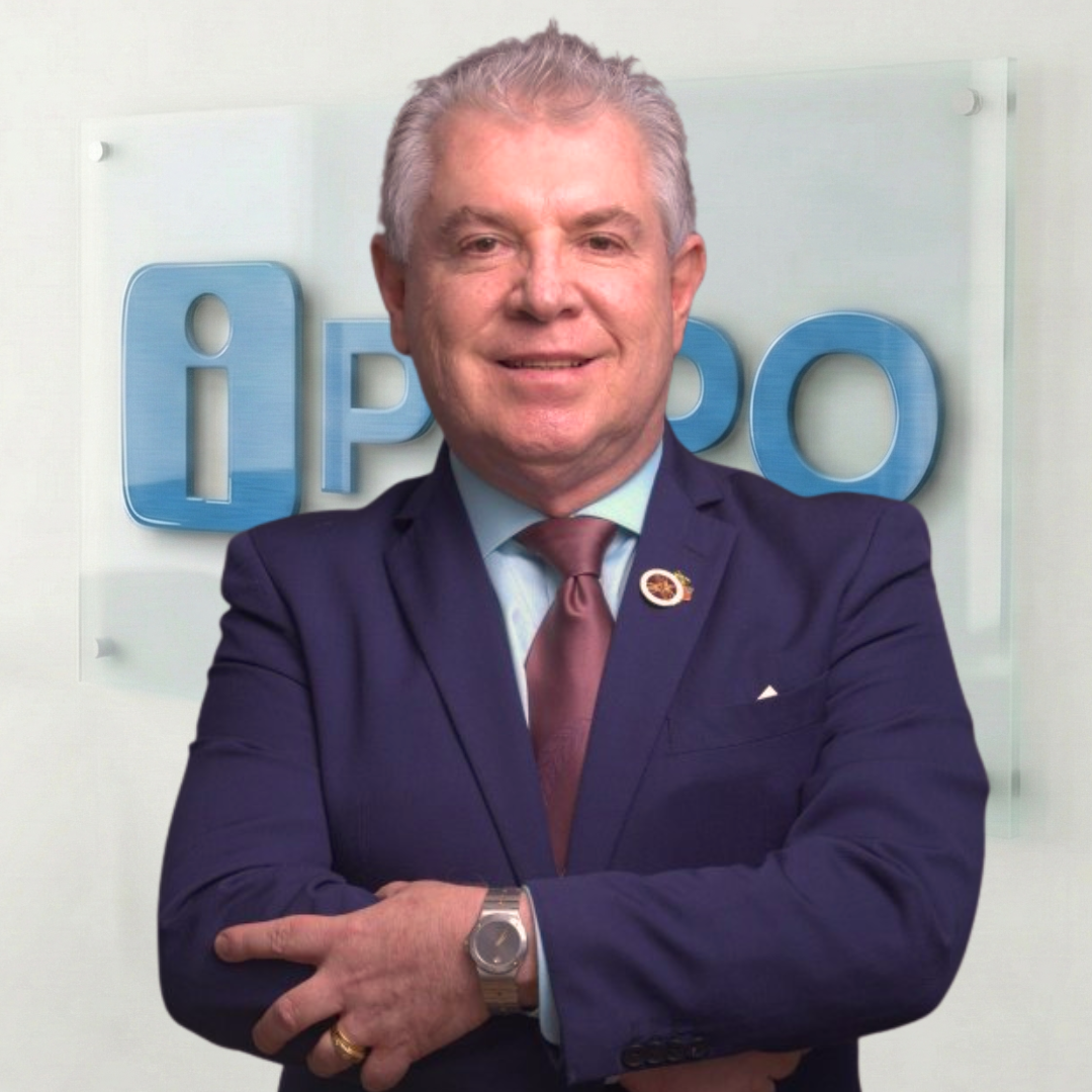 Dr. Nelson Maurício