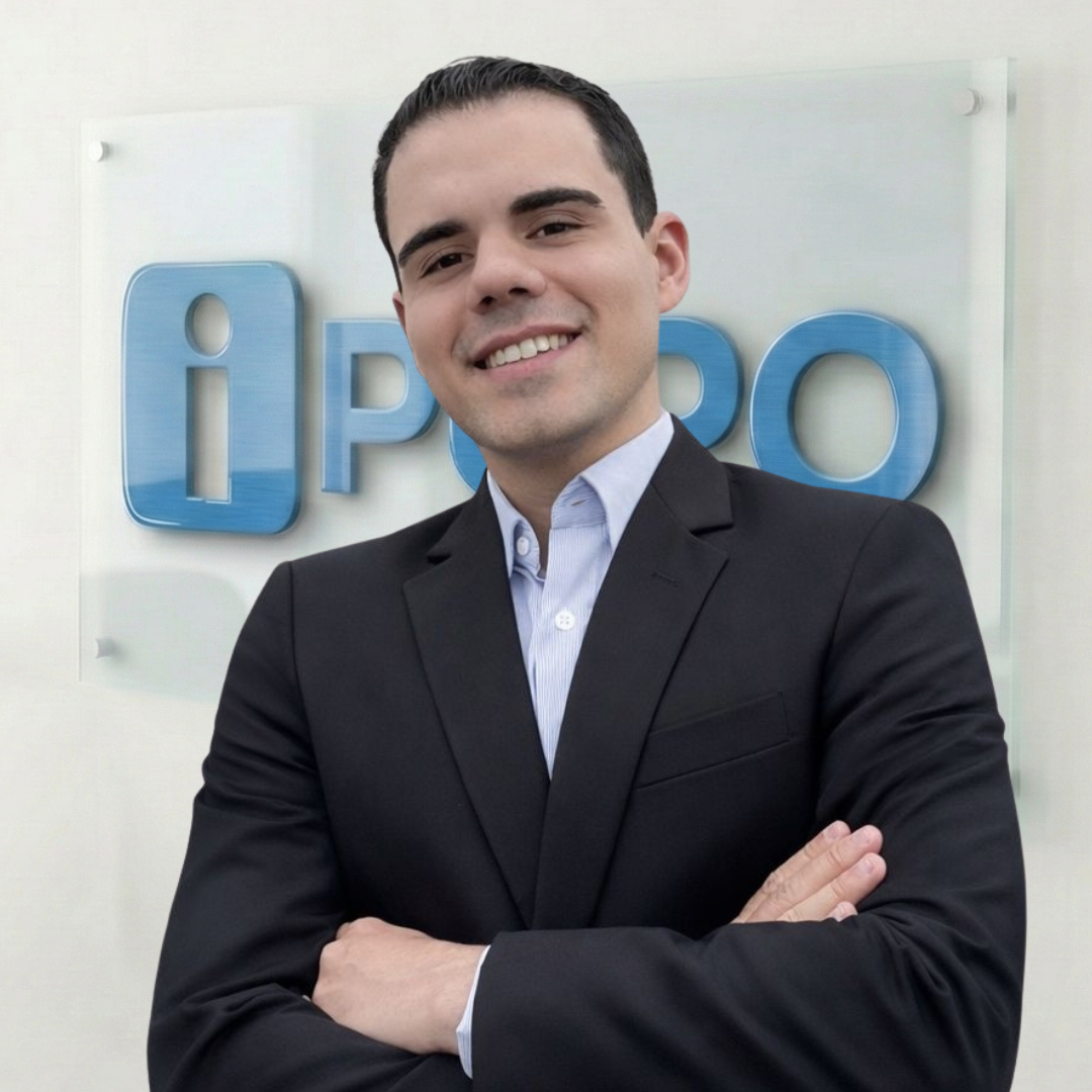 Dr. Gustavo Denófrio