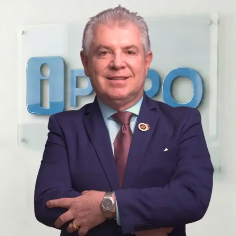Dr. Nelson Maurício