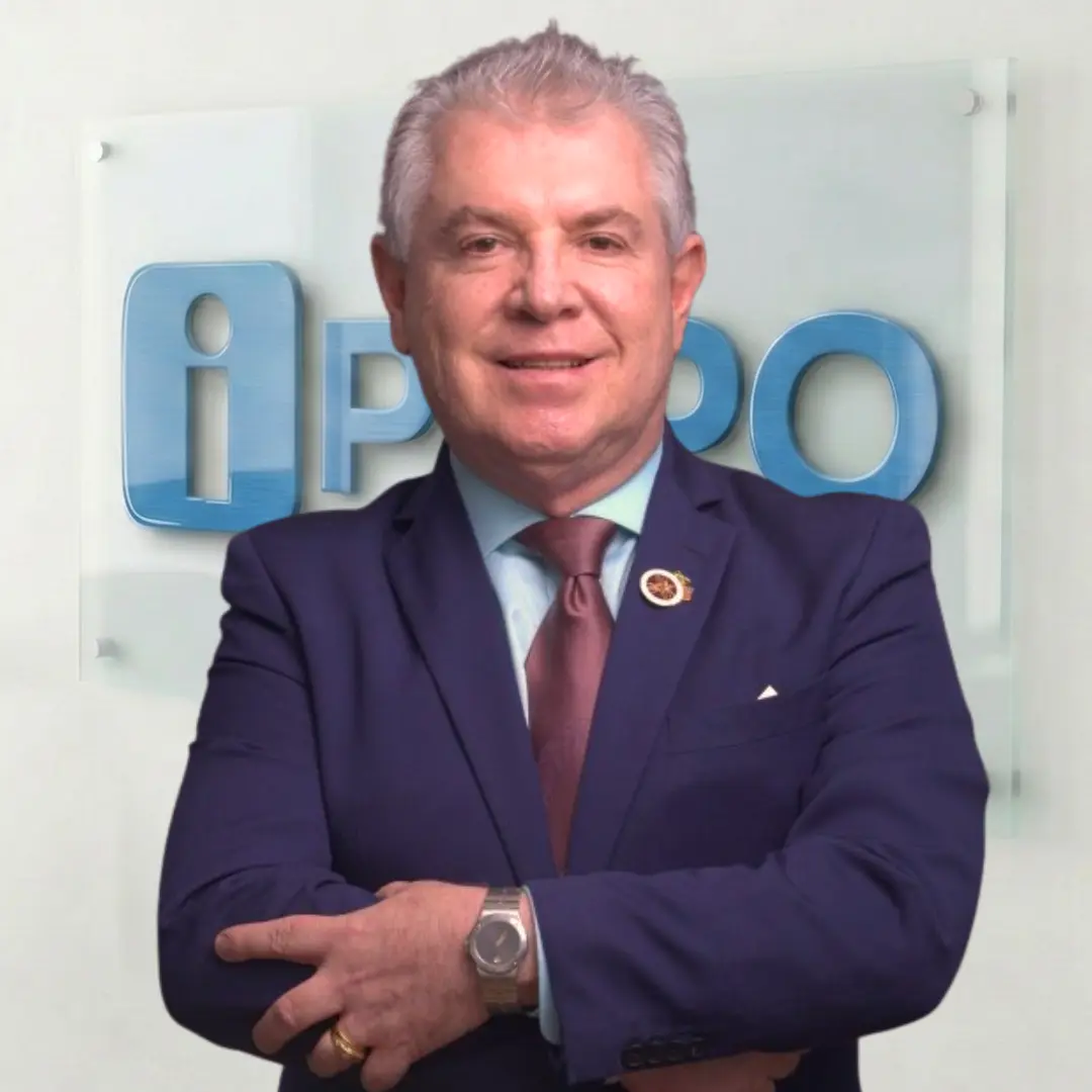 Dr. Nelson Maurício
